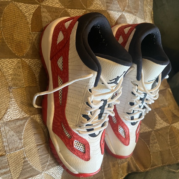Jordan 11s white gym red